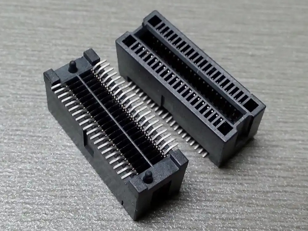 PPS与LCP性能对比及连接器选型指南